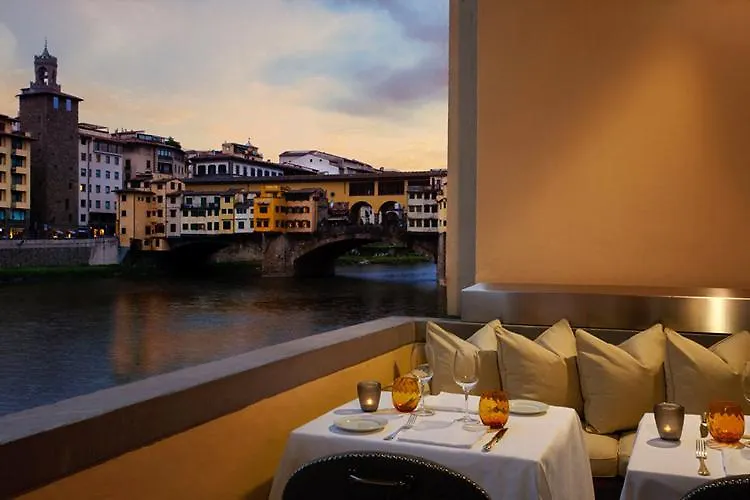 Отель Portrait Firenze - Lungarno Collection Флоренция